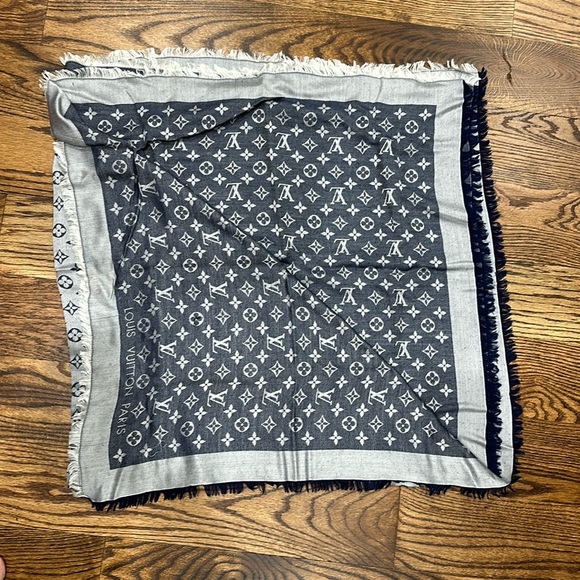 Louis Vuitton Monogram scarf denim - Picture 1 of 2
